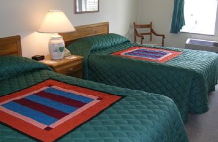 Inn At Amish Acres 002